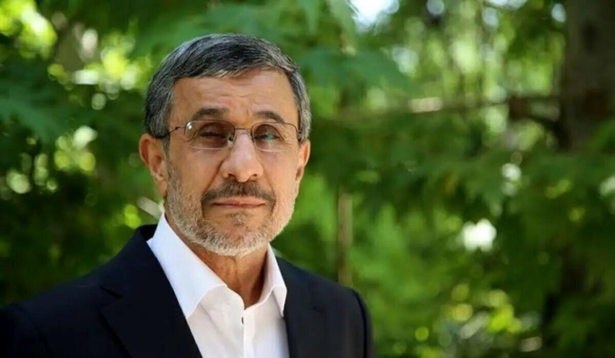 احمدی نژاد خودش را برای روز مبادا در آب نمک خوابانده است؟