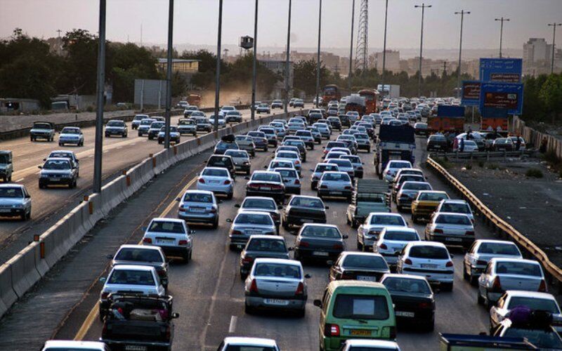دیده شدن دود در آزادراه تهران / علت چیست؟