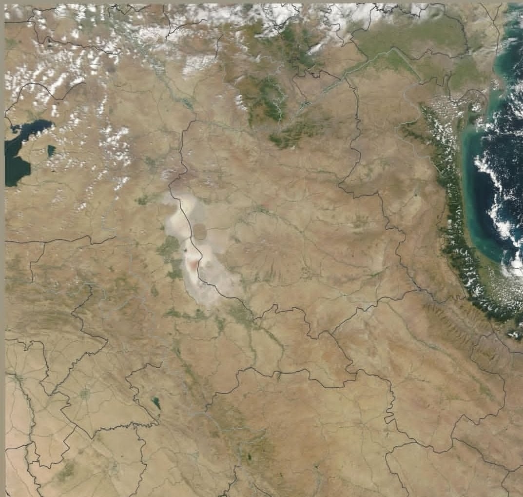 دریاچه ارومیه محو شد + عکس