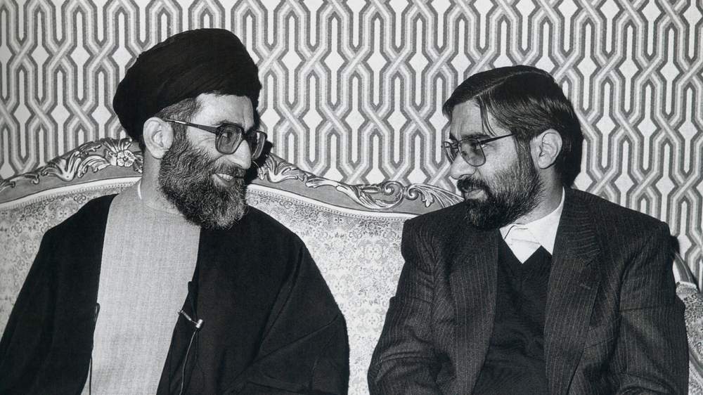 ناگفتههای هاشمی از اختلاف نظر رهبری و موسوی | ماجرای «۹۹ نفر» چه بود؟ فیلم