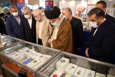 رهبر انقلاب در نمایشگاه کتاب
