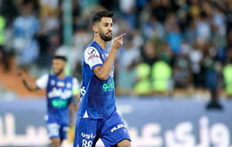 سپاهان هافبک استقلال را خرید + عکس
