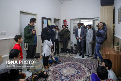 حسن یزدانی در آسایشگاه معلولین ذهنی شهید بهشتی مشهد