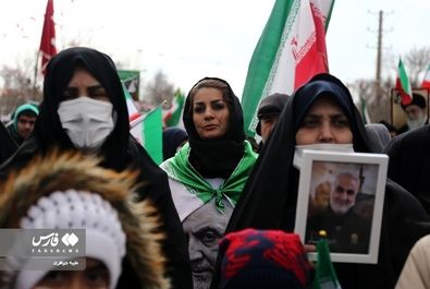 حضور زنان با تیپ و حجاب متفاوت در راهپیمایی