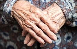 پایان ۱۸ سال بی‌خبری؛ زن تهرانی در سرای سالمندان سقز پیدا شد!