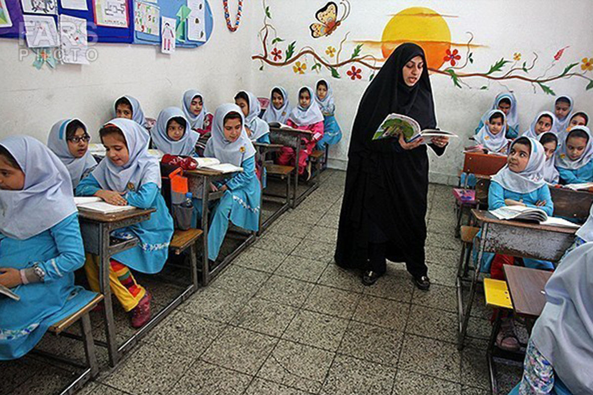 آقای رئیسی ! این معلمان ۷ ماه است حقوق نگرفته اند 