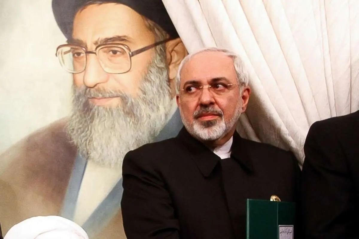 حضور محمدجواد ظریف بر مزار شهید رییسی + عکس