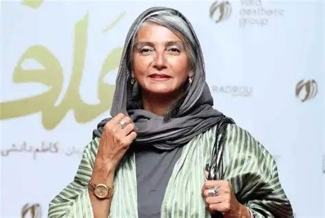 طناب‌زنی و ورزش خانم بازیگر در ۶۰ سالگی +فیلم