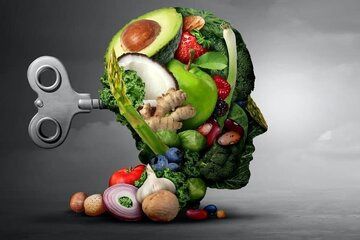 قبل از ۵۰ سالگی این مواد غذایی را حتما مصرف کنید