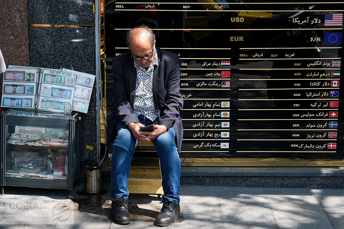 دلار تا چه قیمتی بالا می‌رود؟ خریداران ربع‌سکه زیان دیدند

