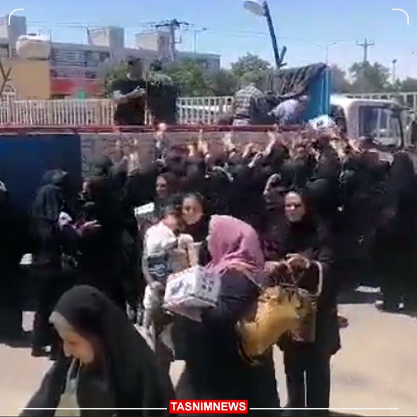 تقسیم عجیب و توهین‌آمیز مواد غذایی بین معلم‌ها!
